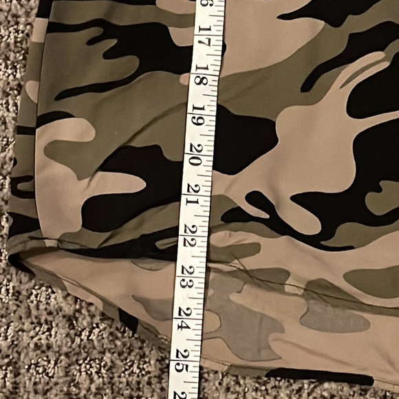 Rock & Republic Women Green Camo Lace up Pullover Shirt size Small - Picture 5 of 8